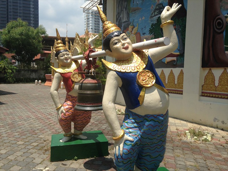 Lots of figurines in the grounds